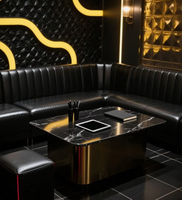 Solution de projet personnalisée pour les discothèques et les bars lounge : sièges sectionnels modernes et ensemble de table centrale en acier inoxydable