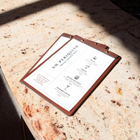 Panneau de menu en contreplaqué recouvert de simili cuir, style rétro, personnalisé avec estampage à chaud, pour bars et cafés : Affichage de menu de restaurant