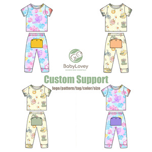 Conjunto de Ropa de Bebé Babylovey de 2 Piezas con Camiseta a Cuadros con Estampado Navideño y Pantalones con Pañal Desmontable - Product Image 5