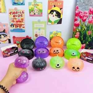 Venta al por mayor: Caja de 12 unidades de juguetes blandos de Halloween con forma de dumpling, fantasma, calabaza, juguete de apretar misterioso, dumplings blandos con purpurina, caja sorpresa, juguete blandito. - Product Image 6