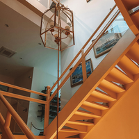 Escalier droit contemporain Prima, escalier design, système d'escalier sur mesure, design d'intérieur moderne pour villa résidentielle