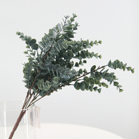 Daun Eucalyptus Buatan Besar dari Karet Lembut Real Touch untuk Dekorasi Pernikahan, Hotel, Rumah, dan Taman