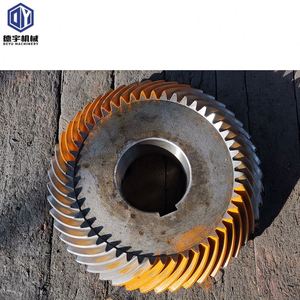Engranaje cónico espiral grande de acero de aleación de mecanizado CNC no estándar personalizado DEYU - Product Image 1