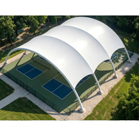 Auvent à membrane tendue multi-arches pour terrains de basketball scolaires, structure en acier résistant à la corrosion, protection UV, stade sportif