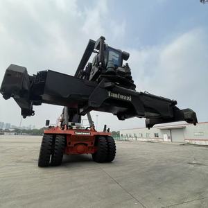 Manipulador de Contenedores Usado de 45 Toneladas, Apilador de Alcance Fantuzzi CS45KM de Segunda Mano, Máquina de Manipulación de Contenedores Pesados de Alta Calidad - Product Image 2