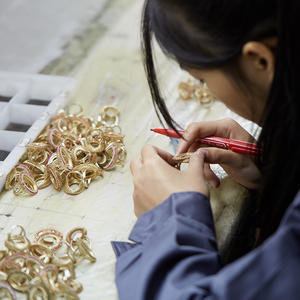 CDEファッションジュエリー工場卸売新デザインキュービックジルコニアタコブローチ - Product Image 6