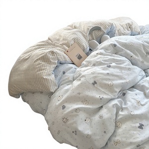 Set di Biancheria da Letto per Dormitorio a 4 Pezzi Ultra-Morbido di Grado Baby con Motivi Anime Cartoon, Universale per Tutte le Stagioni - Product Image 1