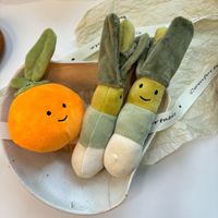Diverse fruit- en groentepluche sleutelhangers gemengde simulatie maïs paddenstoel sinaasappel eikel pluche tas charme schattig hangend ornament cadeau