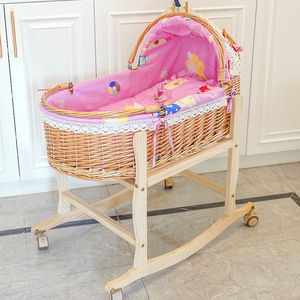Cuna Portátil Multifuncional para Recién Nacidos, Cuna Plegable de Ratán con Juguetes Relajantes, Cama de Viaje para Auto, Hogar y Exteriores - Product Image 5