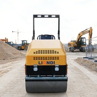 Rouleau compresseur d'asphalte à double tambour à roues en acier, avec direction hydraulique, disponible en OEM/ODM