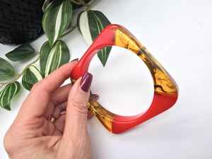 กำไลเรซิ่นหลากสีสันสำหรับผู้หญิงที่มีโครงสร้างที่ทนทานและมีน้ำหนักเบา มีสไตล์และทันสมัยสำหรับทุกโอกาส - Product Image 6