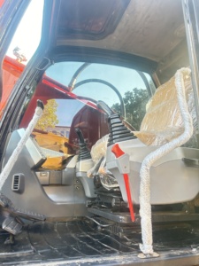 Excavadora de cadenas compacta DOOSAN DX300 de 30 toneladas usada, con pocas horas de trabajo, stock suficiente y entrega rápida - Product Image 6