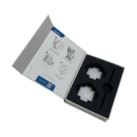 Boîte cadeau personnalisée en carton rigide avec fermeture magnétique, insert en mousse EVA pour accessoires électroniques, gaufrage