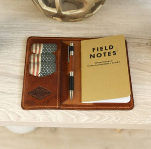 Elégant porte-passeport de luxe style vintage avec blocage RFID fabriqué en cuir véritable de qualité supérieure taille 4 pouces personnalisable - Product Image 1