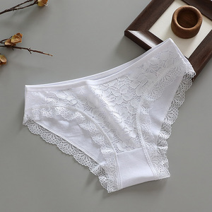 Intimo Femminile in Cotone e Pizzo - Traspirante, Sexy, a Vita Bassa, Modellante per Glutei e Pancia (Sottile) - Product Image 3