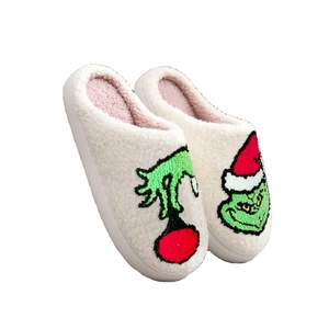 2023 <span class=keywords><strong>français</strong></span> nouveau populaire noël intérieur cadeaux pantoufle pour femmes hommes intérieur extérieur plate-forme hiver blanc moelleux pantoufle - Product Image 2