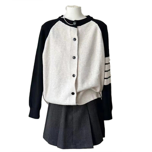 Cardigan en tricot à blocs de couleurs et à rayures de style preppy pour femmes, nouveau style d'hiver, décontracté, polyvalent, ample, amincissant, pull-over - Product Image 5