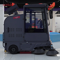 Machine de balayage autoportée à cabine fermée KDS-S10, pulvérisation d'eau haute pression 21000m²/h, contrôle de la poussière pour le nettoyage des rues et des parcs