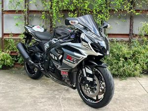 ซูซูกิ GSX1000 999.8 ซีซี เครื่องยนต์สี่สูบเรียง ระบายความร้อนด้วยน้ำ ระบบหัวฉีดอิเล็กทรอนิกส์ ระบบเบรก ABS เกียร์ 6 สปีด ซูเปอร์สปอร์ตไบค์ - Product Image 1