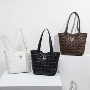 <span class=keywords><strong>2026</strong></span>时尚女式特级专柜高级款腋下包大容量 - Product Image 4