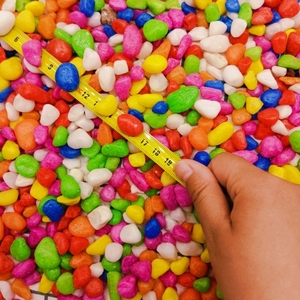 L'usine vend de la pierre de rivière de couleur vive et des granules de pierre colorée ainsi que du cristal de roche de différentes couleurs - Product Image 3