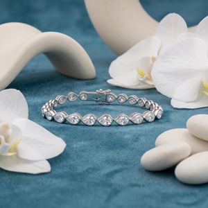 Pulsera de Diamantes con Bisel de Perlas Estilo East West - Oro de 9k, 14k, 18k - Product Image 1