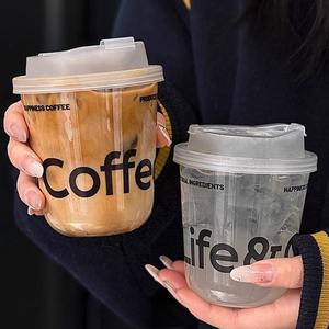 แก้วกาแฟพิมพ์โลโก้ แก้วใสสำหรับเครื่องดื่มเย็น แก้วชาไข่มุก PET แก้วกาแฟพลาสติกรูปตัวยู พร้อมฝาปิด - Product Image 4