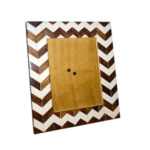 Cadres photo ronds en bois faits à la main, écologiques, modernes, de qualité supérieure, objets de collection, décoration murale ROYAL NATURAL CRAFT - Product Image 1