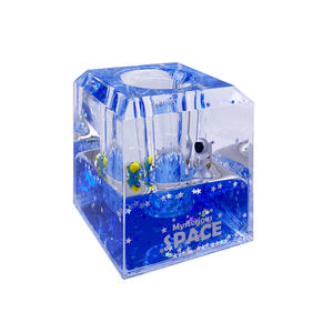 Cubi di plastica globo di neve Aqua liquido olio acqua fermacarte acrilico peso della <span class=keywords><strong>carta</strong></span> con fluente piccolo animale floater - Product Image 6