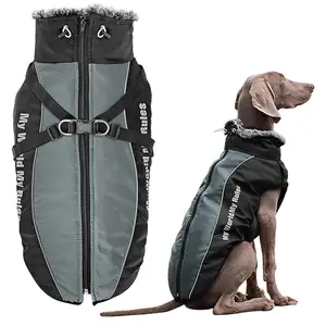 Gros col de fourrure réfléchissant chaud hiver chien vêtements gilet coupe-vent veste pour animaux de compagnie manteau avec harnais pour chiens de taille moyenne