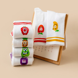 Chaussettes de sport antidérapantes en jacquard à motif de fruits de dessin animé pour le Pilates - Product Image 3