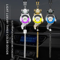 Parfum de voiture de luxe abordable, longue durée, à parfum léger, avec pendentif en alliage, accessoire d'intérieur, exclusivement pour le commerce extérieur