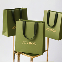 Sacs cadeaux écologiques en papier d'art de luxe classique avec logo personnalisé imprimé, poignées en corde de coton durables, chaussettes personnalisées de qualité supérieure