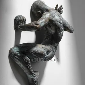 Quyang decoração moderna para casa, tamanho da vida da arte de metal 3d abstrato homem estátua de parede bronze matteo pugliese escultura para venda