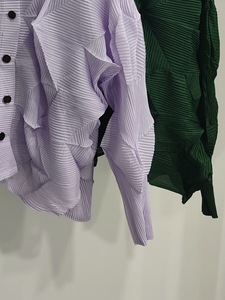 PY 2026 Nueva Colección: Cárdigan Casual Miyake con Pliegues Florales, Abotonado, Holgado, Tallas Grandes, Transpirable, Ropa al por Mayor para Verano - Product Image 5