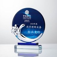 Trophée en cristal transparent de style pyramide, écologique, personnalisable avec logo gravé au laser, vente en gros du fabricant