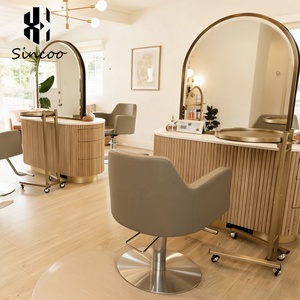 Stazione Specchio a Doppia Faccia di Lusso per Barbiere, Design Personalizzato, Specchio LED Curvo Ovale ad Arco per Salone di Bellezza con Tavolo - Product Image 3