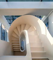 VIKO Escaliers incurvés en bois de haute qualité pour intérieur, de style blanc pur, très vendus