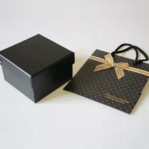 中国花纸板定制手提箱制造大型黑色衣服房子化妆品套装扁平包装礼品盒与丝带