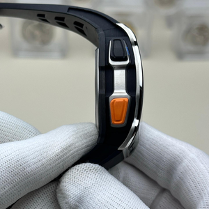 นาฬิกาหรูสำหรับผู้ชาย รุ่น 65-01 สไตล์ McLaren W1 ตัวเรือนคาร์บอน TPT ระบบจับเวลาแบบ Split Seconds นาฬิกาข้อมือระบบอัตโนมัติ - Product Image 3