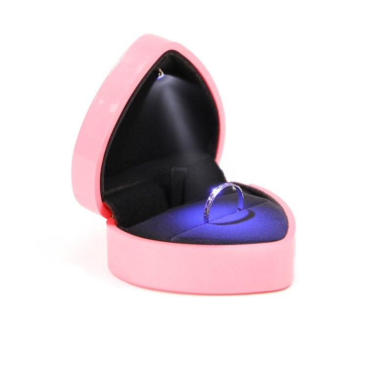 Boîte rose (6,5*7,1*4,5 cm)