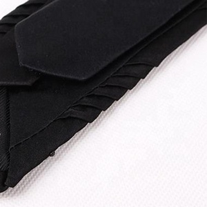 Corbata plisada de seda 100% personalizada para hombre, color negro sólido con patrón Jacquard tejido y cristal, formal para negocios - Product Image 6