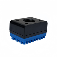 Pince de préhension industrielle pour robot, pour l'automatisation de l'assemblage de circuits imprimés et la manutention de cartes électroniques, avec ventouse