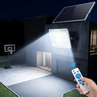 Projecteur solaire de qualité commerciale avec panneau séparé, câble de 5 m, allumage/extinction automatique du crépuscule à l'aube, éclairage de sécurité pour garage