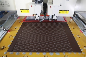 Richpeace macchina automatica per la tappezzeria di sedili auto in pelle per punzonatura e modelli di cucito