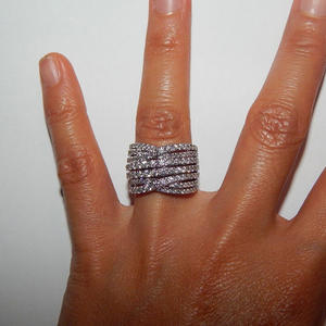 T0780 Anello di Lusso da Donna in Oro Bianco con Diamante Taglio Brillante Rotondo Colore G Naturale Gioiello di Fidanzamento - Product Image 3