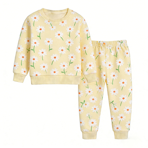 Set Felpa a Maniche Lunghe per Ragazze, Comoda e Senza Restrizioni, in Spugna Francese, Girocollo, Stampa Margherite Giallo Crema, Casual, 100% Cotone - Product Image 2
