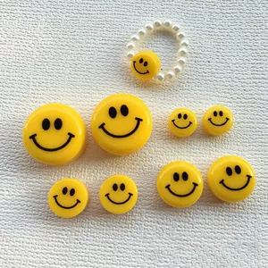 Hete Verkoop Zuid Korea Rechte Gat Gele Smile Gezicht Kralen Acryl Accessoires Diy Voor Hand Oorbellen Ketting Ring Losse Kralen