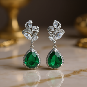 Boucles d'oreilles pendantes en cristal vert E1154, en argent 925, forme goutte d'eau, serti clos, bijoux de mariage classiques pour femmes - Product Image 2