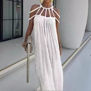 Style estival, haut de plage à bretelles tendance et sexy avec jupe de plage. Haut de bikini ajustable à nouer. - Product Image 5